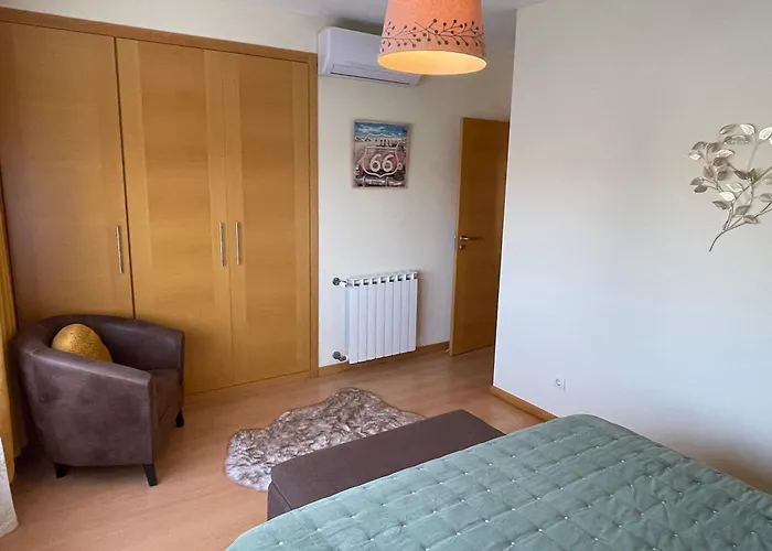 아파트 Stylish & Spacious With Balcony 로리냐