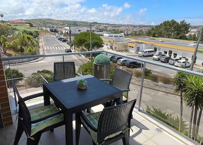 Stylish & Spacious With Balcony 아파트 *