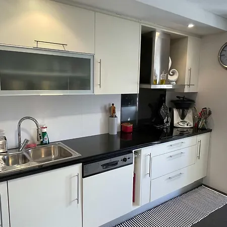 Apartament Stylish & Spacious With Balcony *