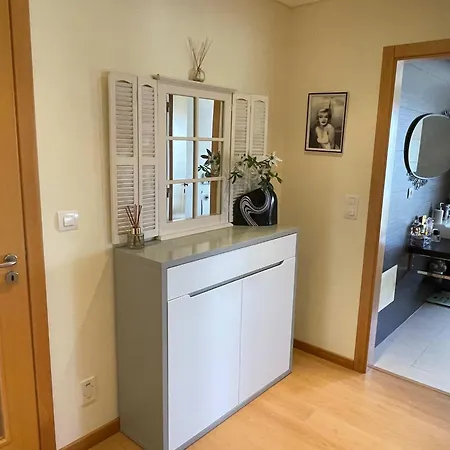 Stylish & Spacious With Balcony * ロウリニャン