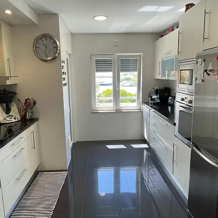 Stylish & Spacious With Balcony Apartament