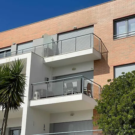 Apartament Stylish & Spacious With Balcony