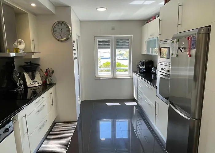 Stylish & Spacious With Balcony Apartamento