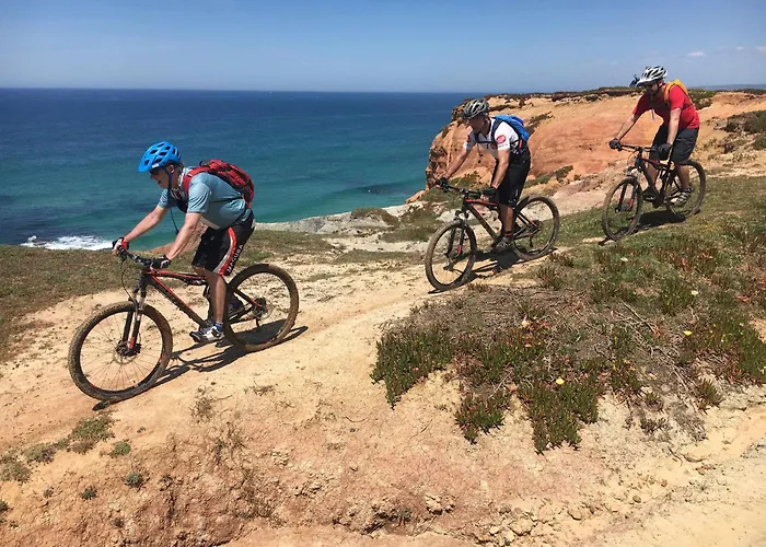 Stylish & Spacious With Balcony *